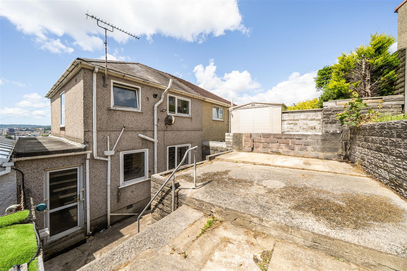 Beaumont Crescent, St. Thomas, Swansea, SA1 8DW